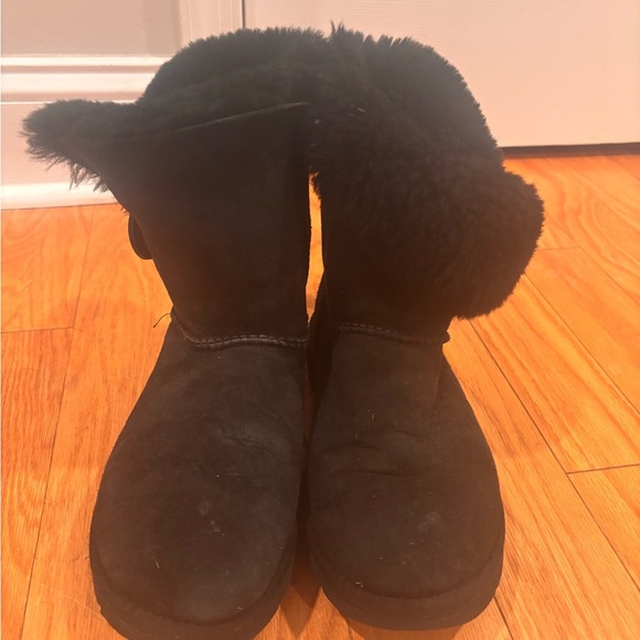 Preowned Ugg Women's Bailey Button Sheepskin Boot Size 6 - Picture 5 of 7